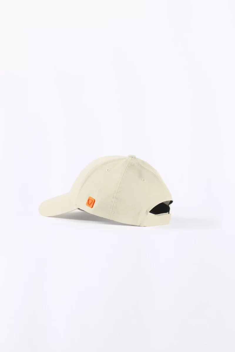 La Casquette Gertrude Vanille : Élégance en Toute Douceur