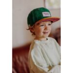 La Casquette Hello Kossy Enfant en Velours Verte : Tendance et Confort pour les Petits Explorateurs