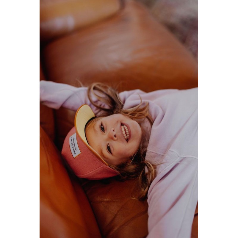 Casquette Hello Kossy Enfant en Feutrine Rose : Style et Confort pour les Petits Explorateurs