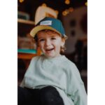Casquette Hello Kossy Enfant en Feutrine Vert Canard : Élégance et Fun pour les Petits Explorateurs