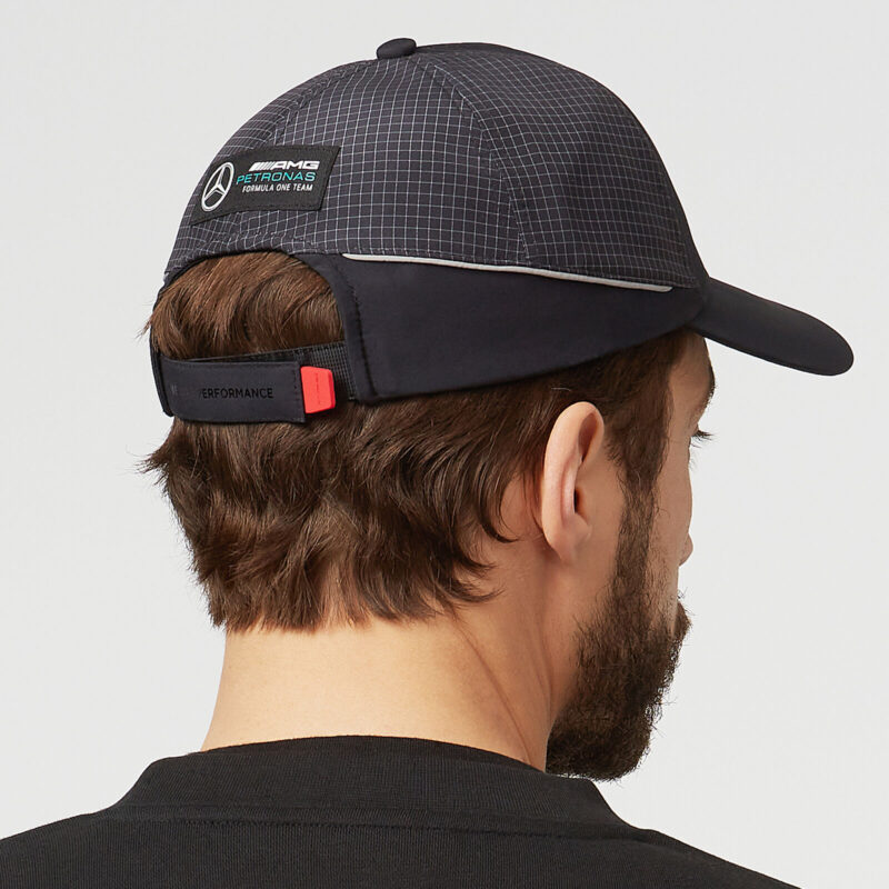 Casquette Mercedes-AMG Petronas 2022 Noir : Vivez la Performance